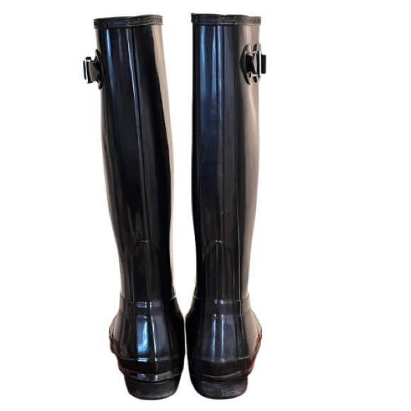Hunter- Women's Original Tall Gloss
Rain Boots. Black Size: 6 - Picture 6 of 11
